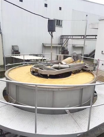 造紙廠污水應(yīng)該怎么處理？